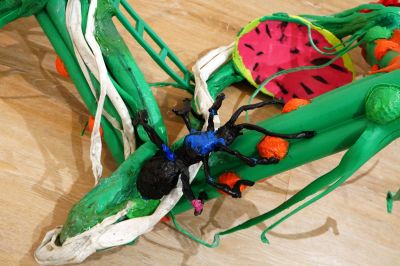 ¿De qué hablan las hormigas del corral?